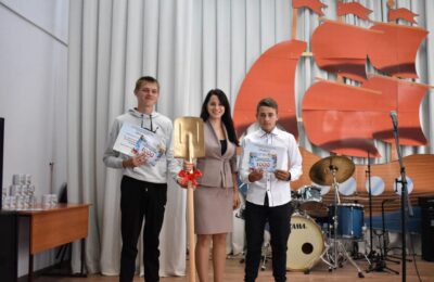 Десять школьников наградили благодарственными письмами Заксобрания Новосибирской области