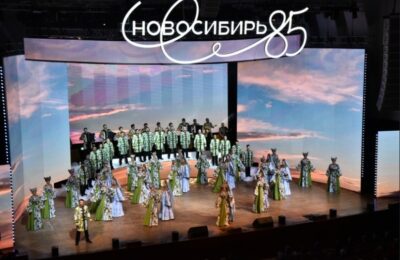 Губернатор Андрей Травников поздравил новосибирцев с 85-летием области