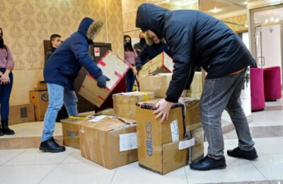 Тёплую одежду передали беженцам из Донбасса в Новосибирской области