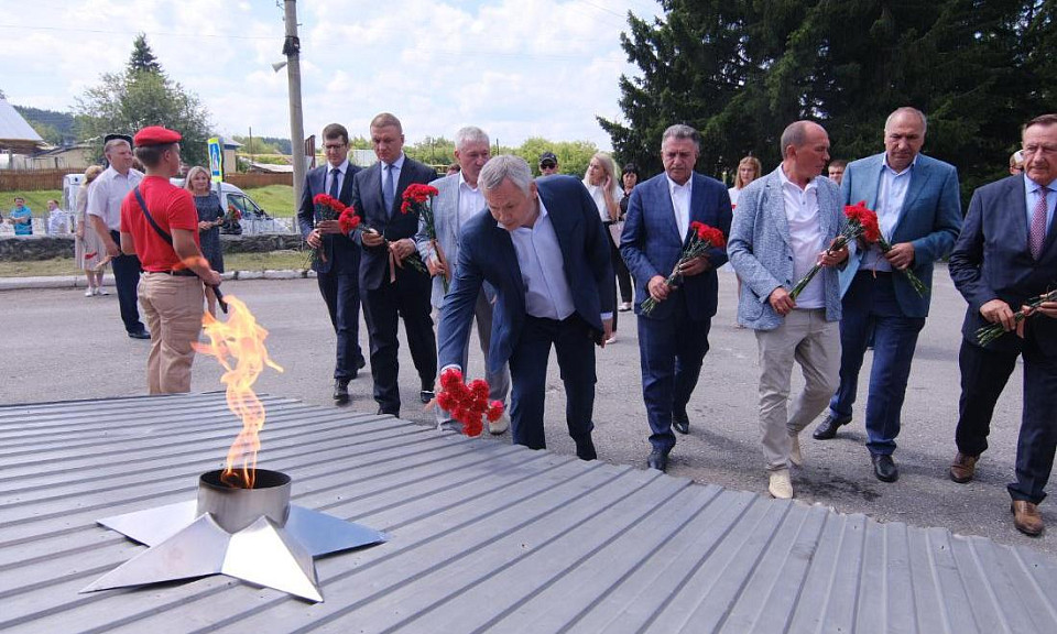 Травников губернатор новосибирской области фото