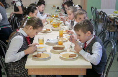В Новосибирской области прокуратура нашла 700 нарушений в питании школьников