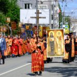 Новосибирцы приняли участие в Крестном ходе в честь создателей славянской азбуки