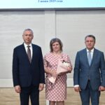 Андрей Травников наградил многодетных матерей Новосибирской области