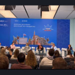 Жителей Новосибирской области приглашают пройти просветительский курс «Флагманов образования» о роли гражданина в устройстве страны