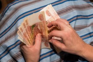В Новосибирской области пенсионерке вернут похищенные мошенниками деньги