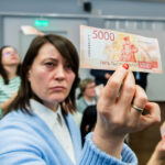 В новосибирском Социальном фонде России напомнили о выплатах папам в 2025 году