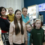 Многодетные семьи Новосибирской области получили возможность подтверждать свой статус через мессенджер MAX