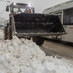 В Новосибирской области продолжается борьба с гололедицей