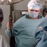 В Новосибирске врачи успешно провели операцию по спасению жизни пациентки с крупной опухолью в мозге