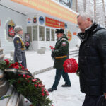 Губернатор Новосибирской области Андрей Травников посетил церемонию памяти первого дважды Героя России