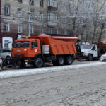 В Новосибирске ночью буран засыпал выезды из города снегом