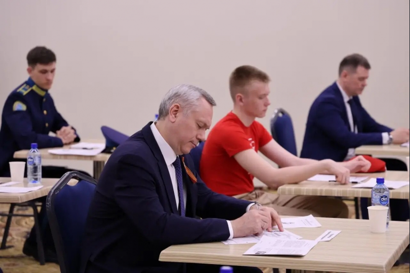 В Новосибирской области «Диктант Победы» написали рекордные 30 тысяч человек на 813 площадок по всему региону