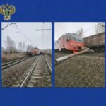 В Новосибирской области грузовой поезд столкнулся с опорой контактной сети