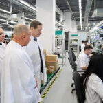 Александр Жуков оценил возможности роста производства электроники в Новосибирской области