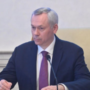 Губернатор поручил оказать оперативную помощь районам, в которых ураганом были повреждены кровли соцобъектов и многоквартирных домов