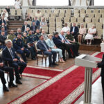 Губернатор Новосибирской области Андрей Травников поздравил выпускников первой программы «Герои НовоСибири»