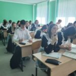 Кого не хватает новосибирским школам и как власти закрывают кадровый голод?