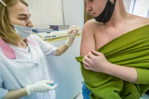 Более полумиллиона жителей Новосибирской области вакцинировались от гриппа